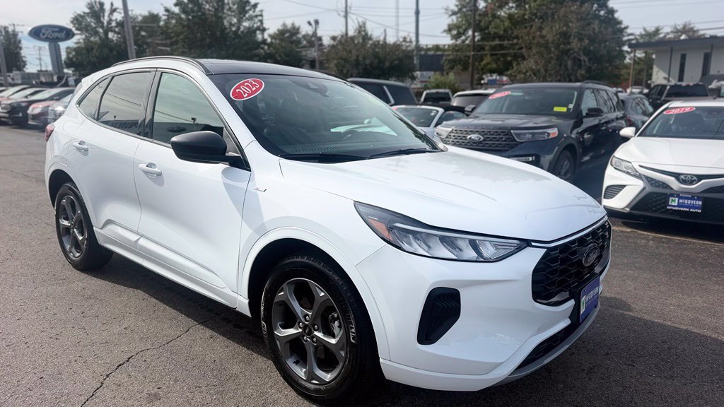 Used 2023 Ford Escape ST-Line w/ Tech Pack #1 AWD/4WD image 10