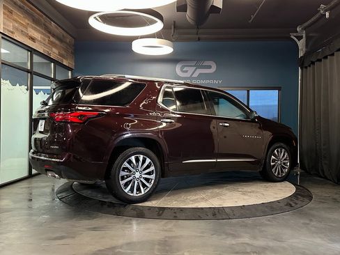 Used 2023 Chevrolet Traverse Premier image 3