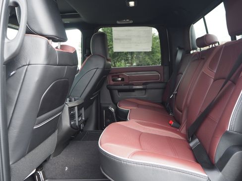 New 2025 RAM 2500 Limited image 12