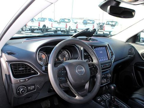 Used 2022 Jeep Cherokee Trailhawk w/ Comfort/Convenience Group image 25