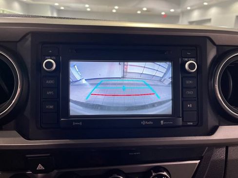 Used 2019 Toyota Tacoma SR5 AWD/4WD image 21