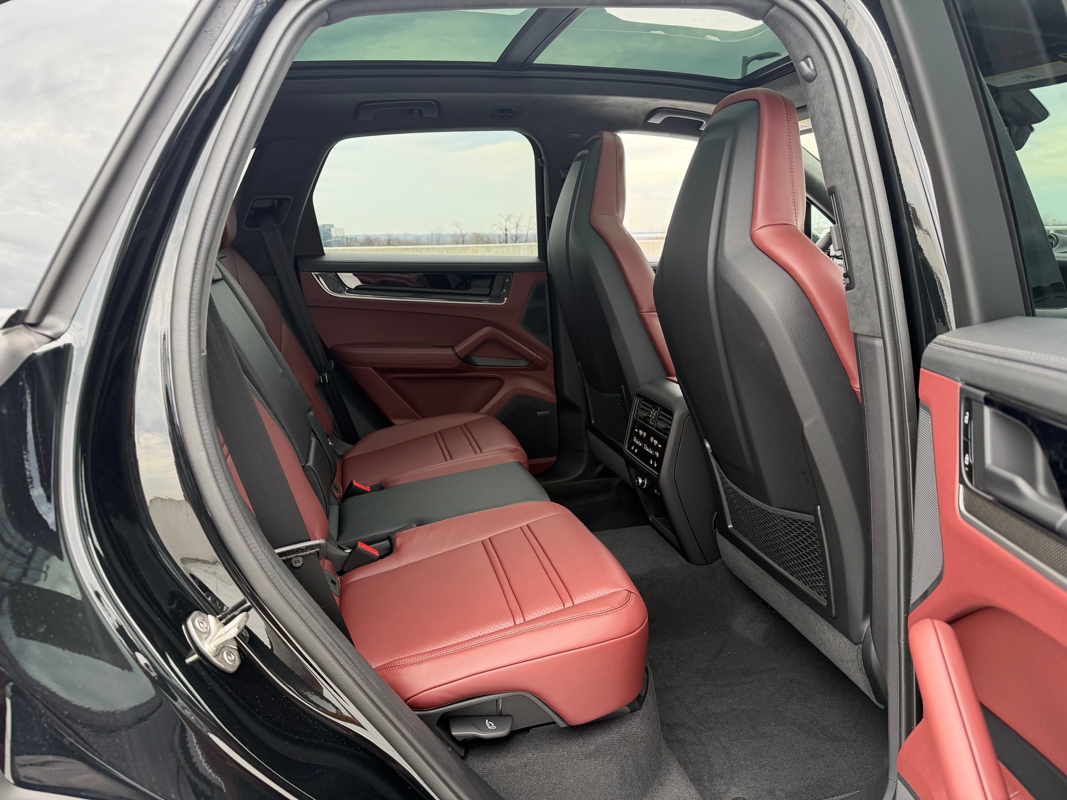 Certified 2026 Porsche Cayenne AWD/4WD image 19