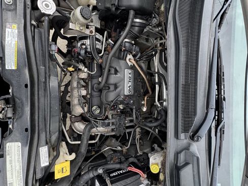 Used 2010 Dodge Grand Caravan SXT image 3