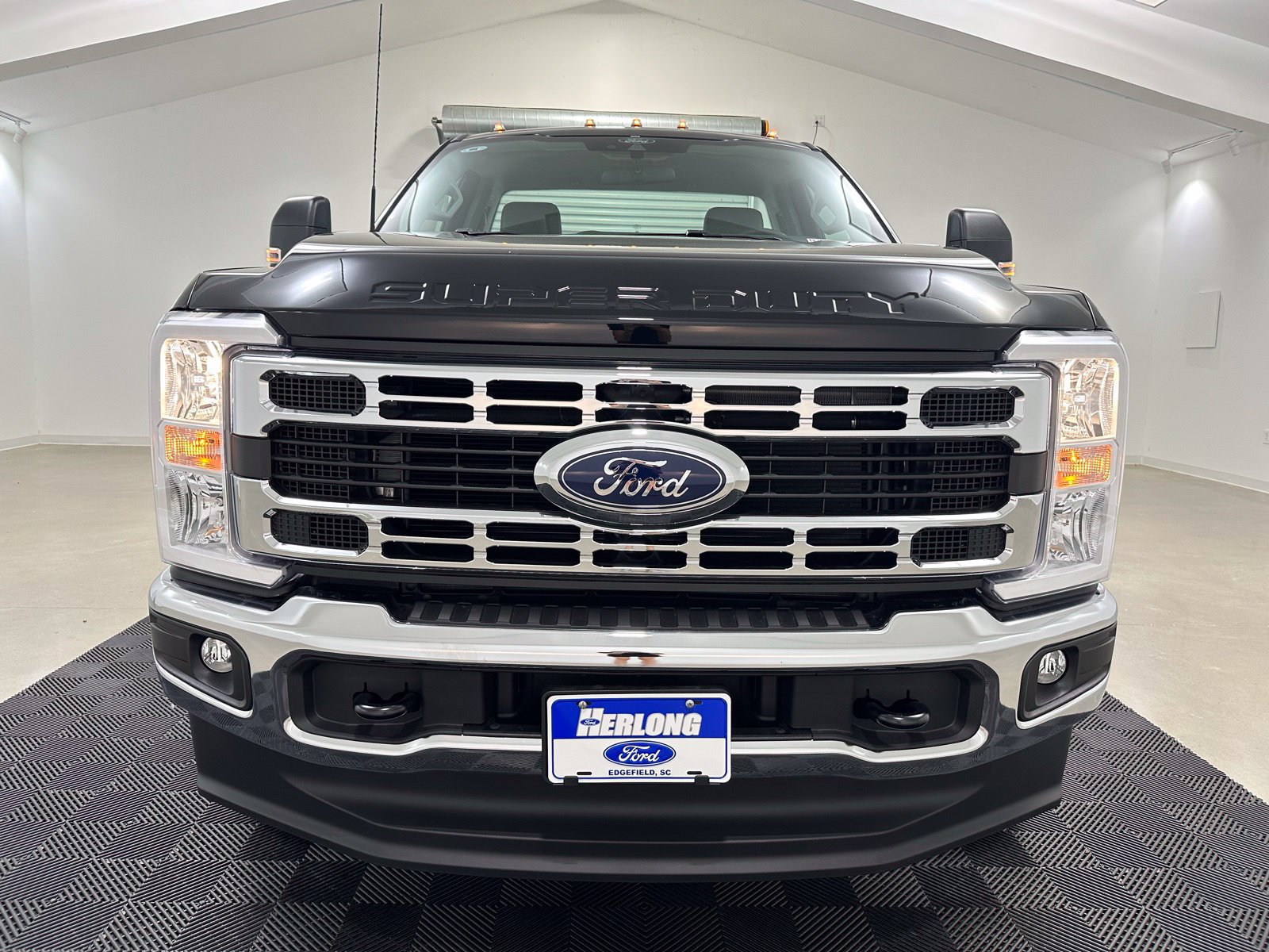 New 2025 Ford F350 XL w/ XL Chrome Package AWD/4WD image 2