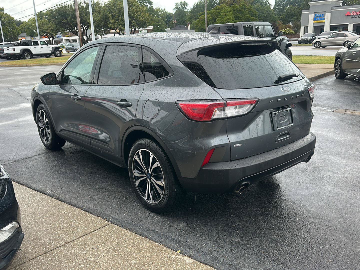 Used 2022 Ford Escape SE w/ SE Sport Appearance Package FWD image 5