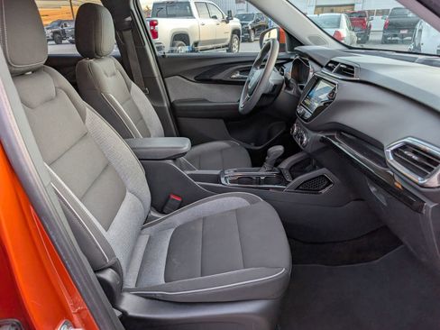 Used 2022 Chevrolet TrailBlazer LT w/ Convenience Package image 12