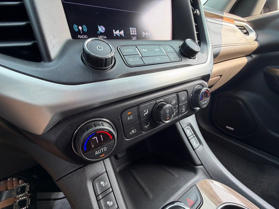 Used 2018 GMC Acadia SLE AWD/4WD image 25