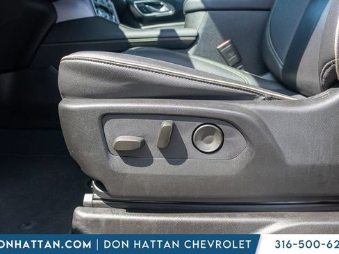 Used 2024 GMC Yukon XL SLT AWD/4WD image 16