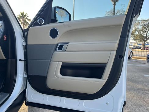 Used 2017 Land Rover Range Rover Sport HSE image 34