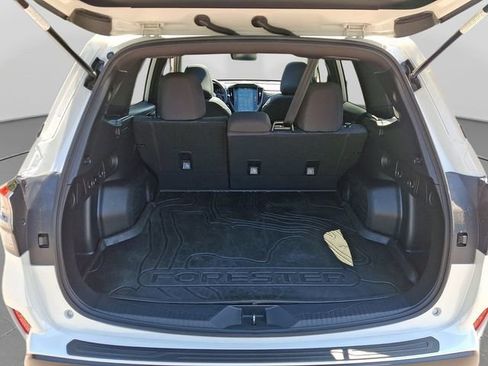 Used 2025 Subaru Forester Premium AWD/4WD image 32