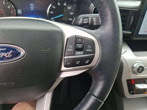 Used 2022 Ford Explorer XLT w/ Equipment Group 202A AWD/4WD image 24