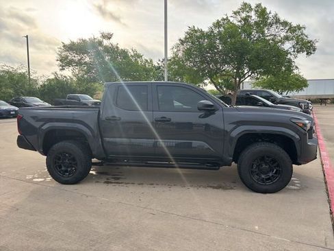 Used 2025 Toyota Tacoma SR image 4