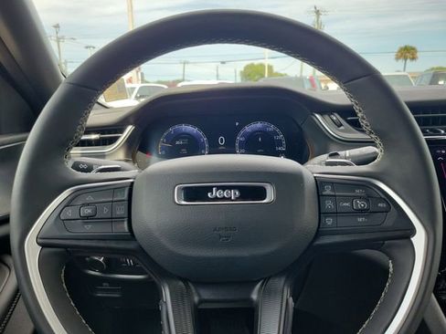 Used 2026 Jeep Grand Cherokee Laredo X RWD image 19