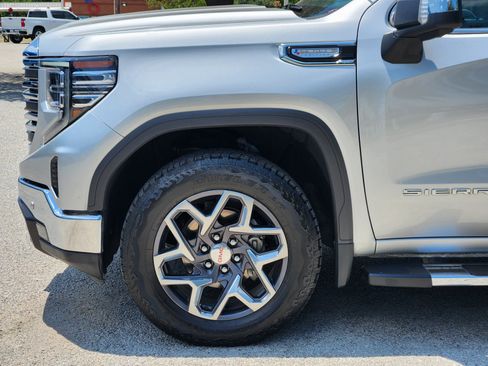 Used 2022 GMC Sierra 1500 SLT AWD/4WD image 27