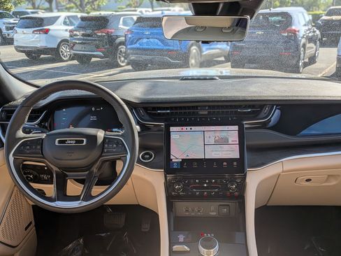 Used 2023 Jeep Grand Cherokee 4WD 4xe w/ Luxury Tech Group II image 35