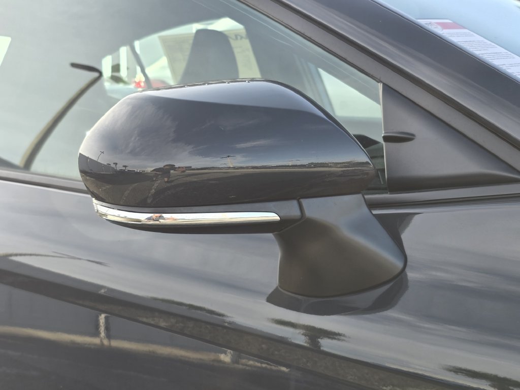 Used 2025 Toyota Camry SE FWD image 11