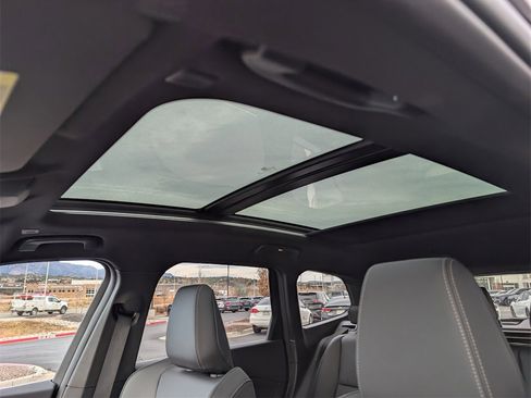 Certified 2025 BMW X1 xDrive28i w/ Technology Package image 12