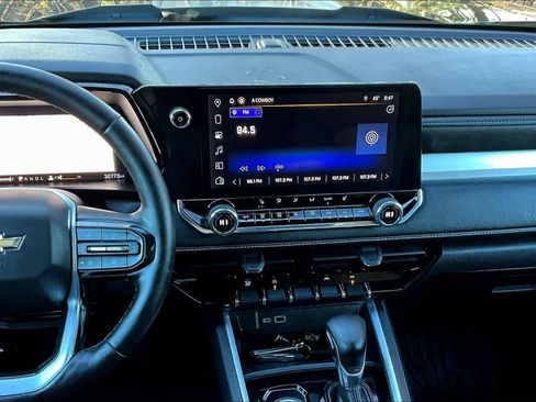 Used 2024 Chevrolet Colorado LT w/ LT Convenience Package III image 6