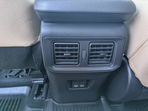 Used 2025 Toyota RAV4 XLE AWD/4WD image 18