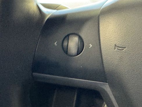 Used 2021 Tesla Model Y Long Range image 18