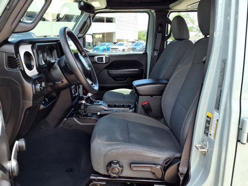 Used 2024 Jeep Wrangler Unlimited Sport AWD/4WD image 20