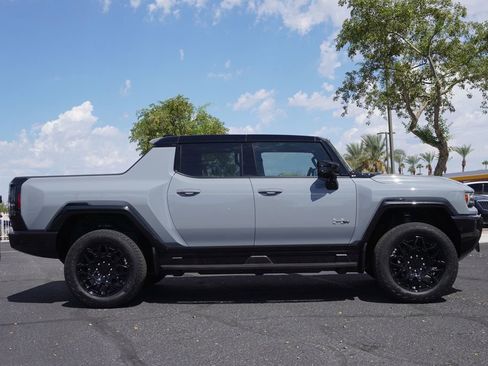 New 2026 GMC Hummer EV 4x4 Crew Cab image 2