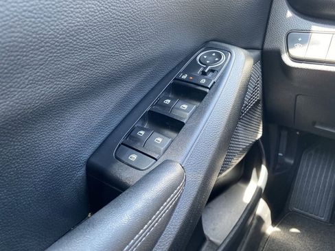 Used 2025 Kia Seltos S FWD image 29