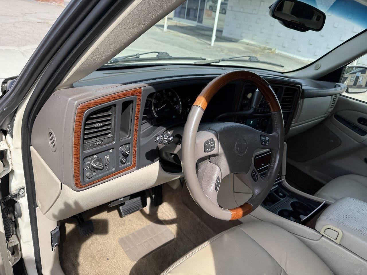 Used 2003 Cadillac Escalade 2WD image 21