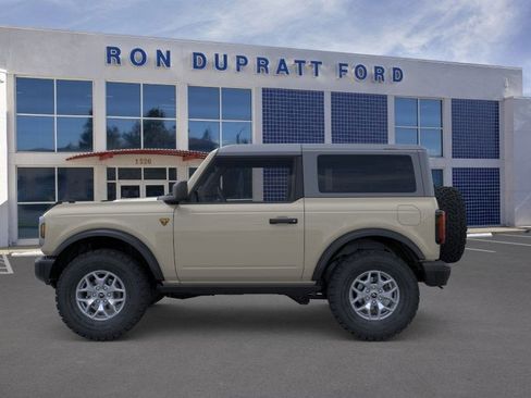 New 2025 Ford Bronco Badlands image 4
