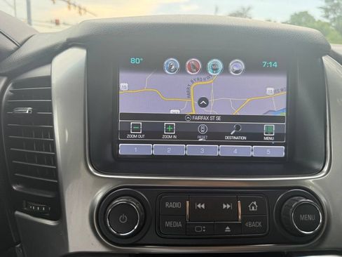 Used 2018 Chevrolet Suburban LT AWD/4WD image 22