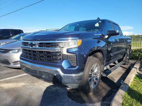 Used 2022 Chevrolet Silverado 1500 LT w/ All Star Edition Plus RWD image 3