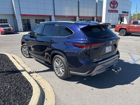 Used 2025 Toyota Highlander Platinum image 5