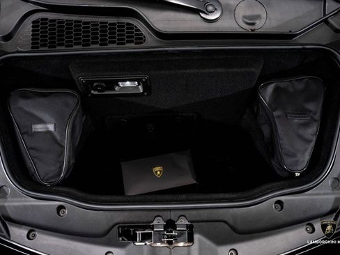 Used 2019 Lamborghini Huracan LP 580-2 image 5