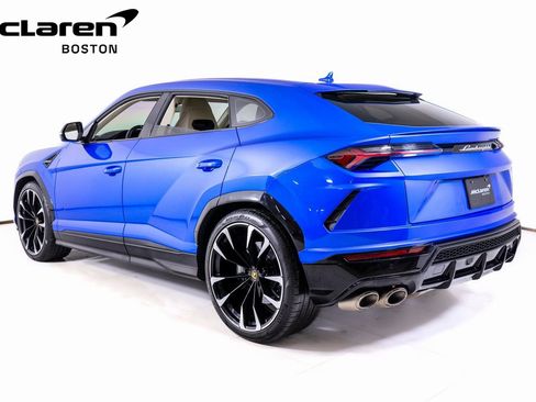 Used 2021 Lamborghini Urus image 3