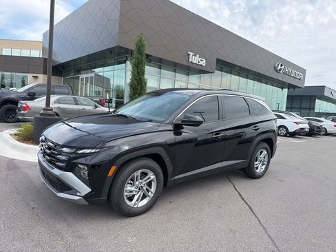 New 2026 Hyundai Tucson SE FWD image 1