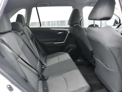 Used 2022 Toyota RAV4 XLE AWD/4WD image 14