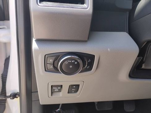 Used 2019 Ford F150 XLT w/ Equipment Group 302A Luxury AWD/4WD image 13