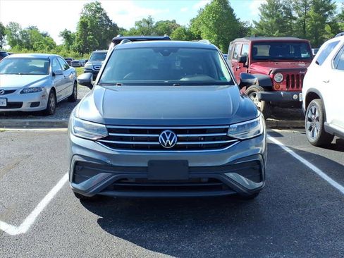 Used 2024 Volkswagen Tiguan SE w/ Panoramic Sunroof Package AWD/4WD image 5