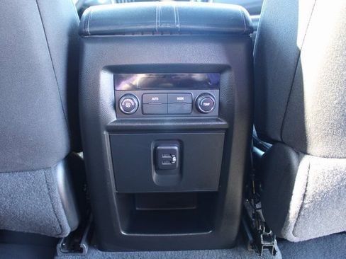 Used 2024 Chevrolet Traverse LT image 25