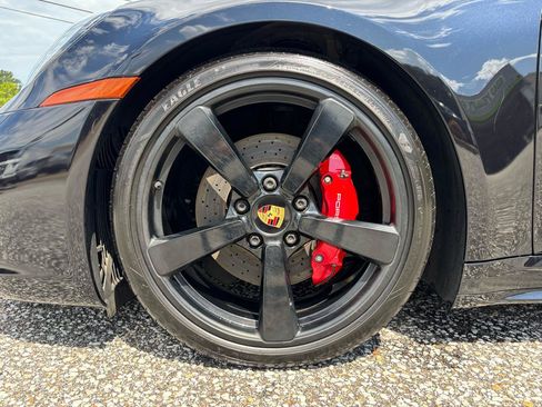 Used 2020 Porsche 911 Carrera S w/ Sport Package RWD image 41