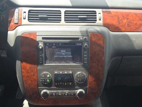 Used 2010 Chevrolet Avalanche LTZ AWD/4WD image 23