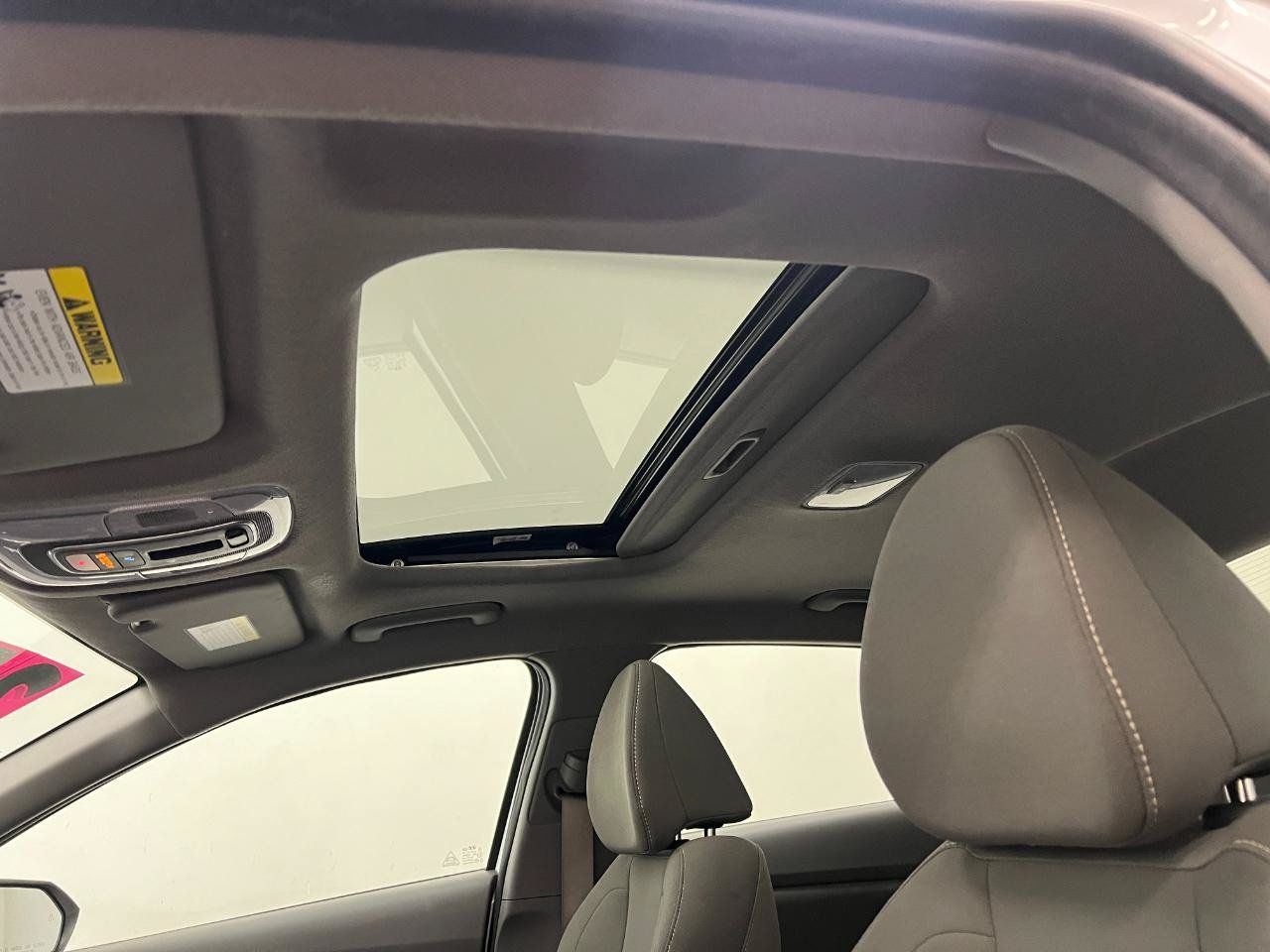 Used 2025 Hyundai Elantra SEL FWD image 48