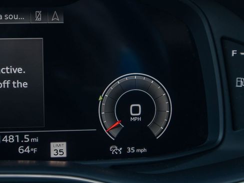 Used 2021 Audi SQ7 Premium Plus w/ Driver Assistance Package image 23