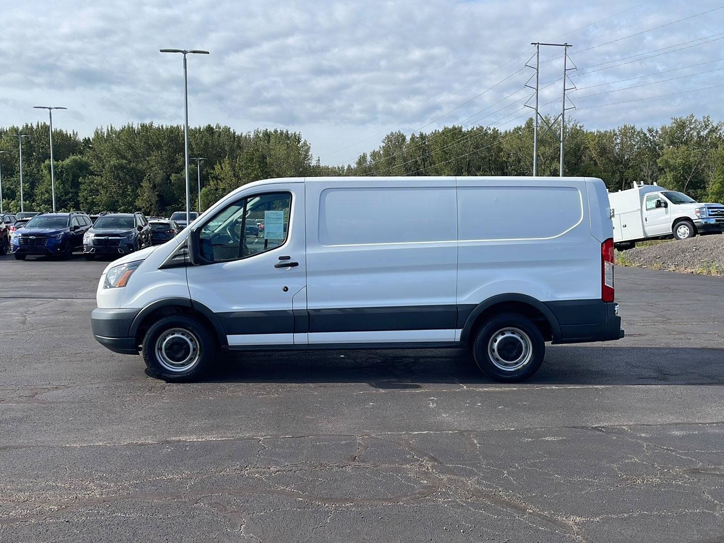 Used 2017 Ford Transit 150 130 Low Roof RWD image 2