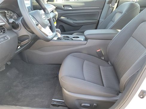 New 2025 Nissan Altima 2.5 SV image 13