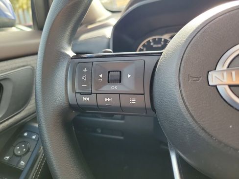 Used 2023 Nissan Rogue SV FWD image 19