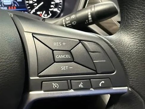 Used 2025 Nissan Altima 2.5 SV image 30