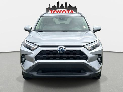 Used 2022 Toyota RAV4 XLE Premium image 8