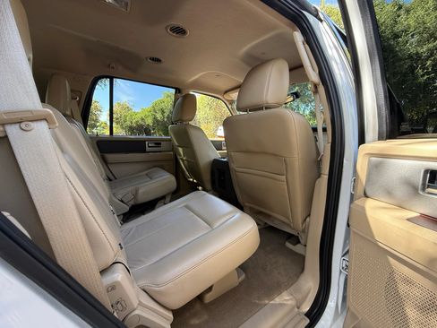 Used 2014 Ford Expedition XLT w/ Equipment Group 201A RWD image 23
