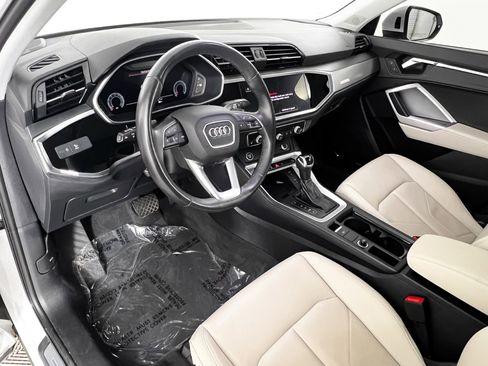 Certified 2024 Audi Q3 2.0T Premium Plus image 17